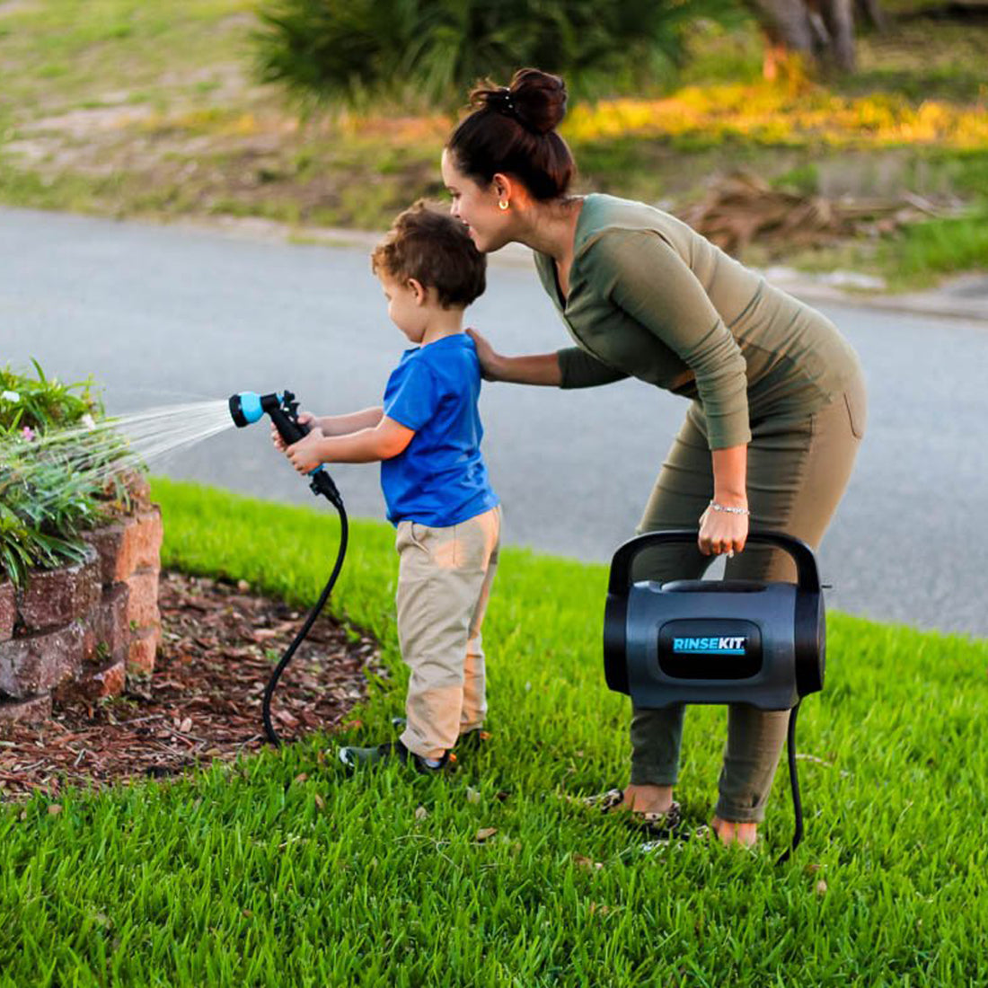 1.5 Gallon RinseKit Pod Portable Shower